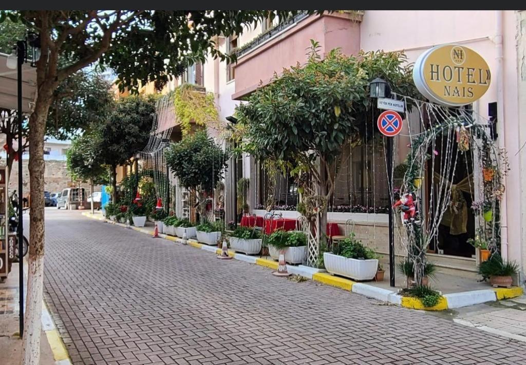 Hotel Nais Драч Екстериор снимка