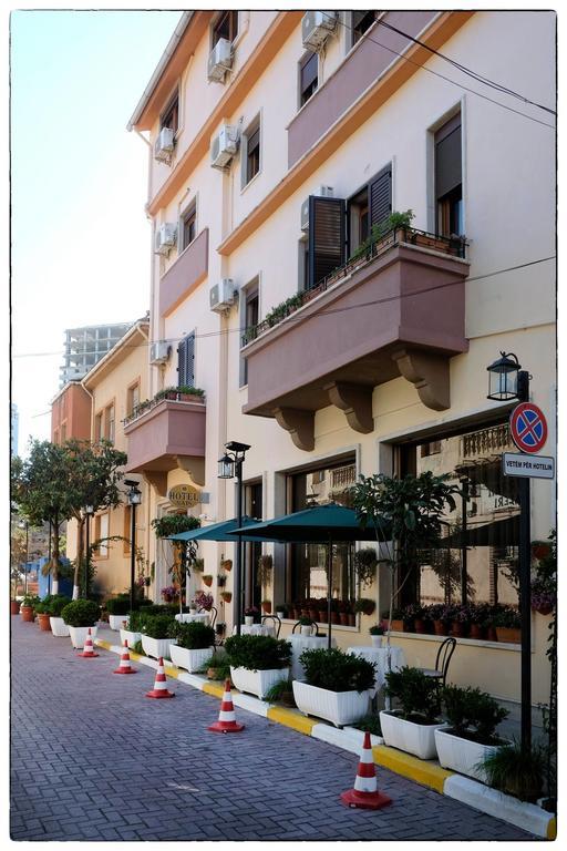 Hotel Nais Драч Екстериор снимка